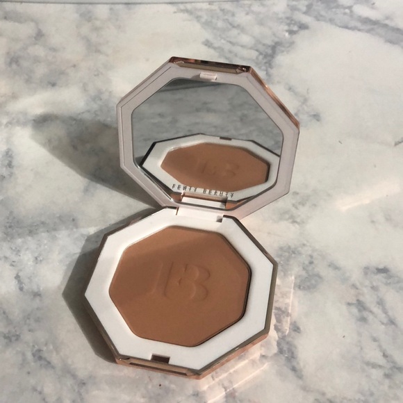 Fenty Beauty Other - Fenty full Size bronzer shady biz Fenty Beauty Other - Fenty full Size bronzer shady biz